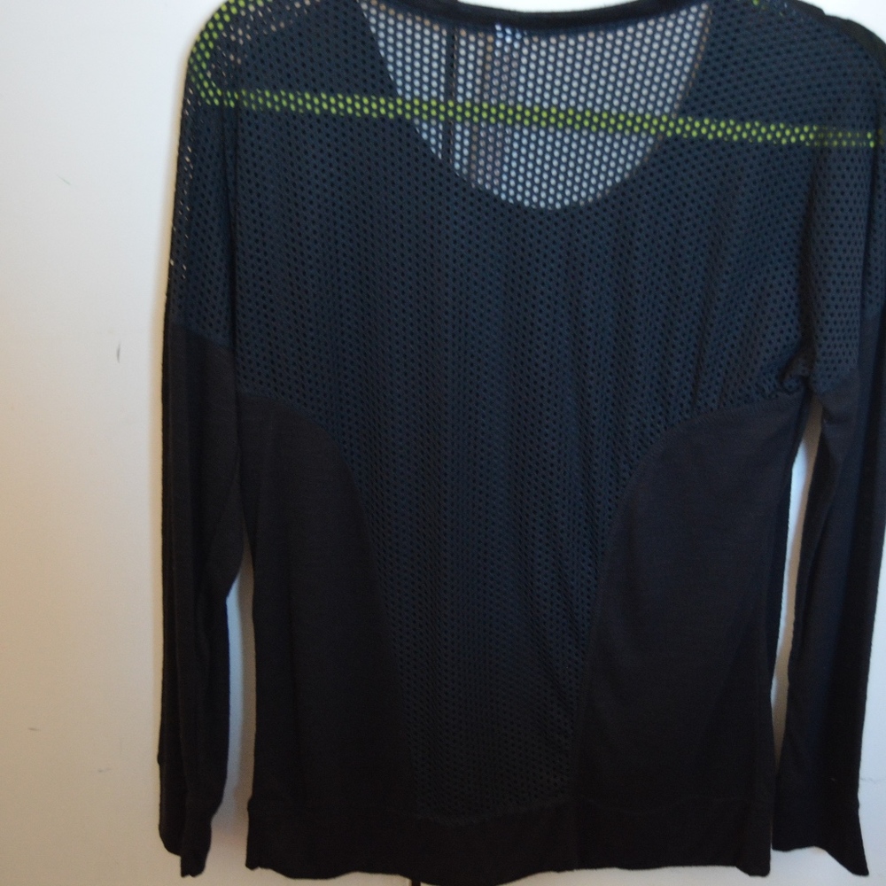 ATHLETIC TOP - Picture 3 of 3